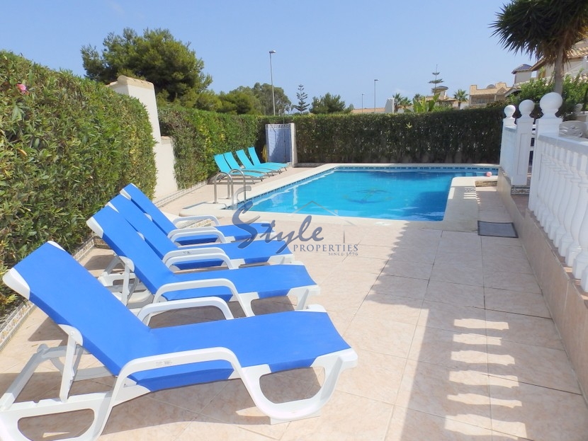 Resale - Villa - Cabo Roig