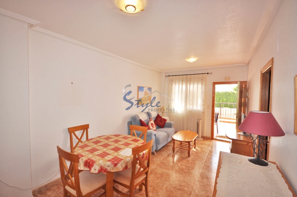 Ground floor apartment for sale in Punta Prima, Costa Blanca - dining area