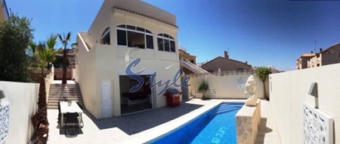 Reventa - Villa - Los Altos