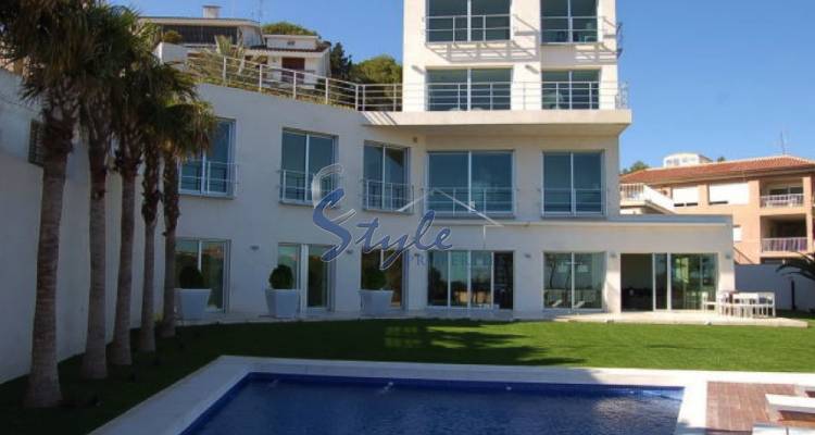 Resale - Luxury Villa - Campoamor