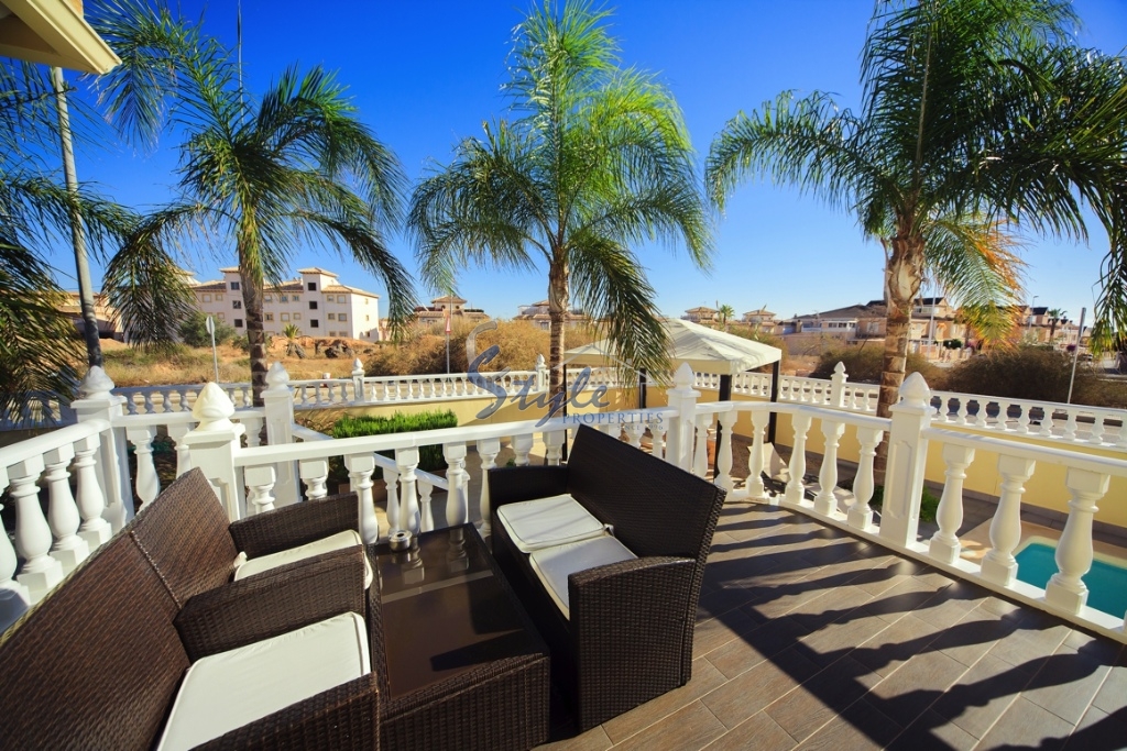 For sale villa in La Zenia with private pool, La Zenia, Costa Blanca, Spain. ID650