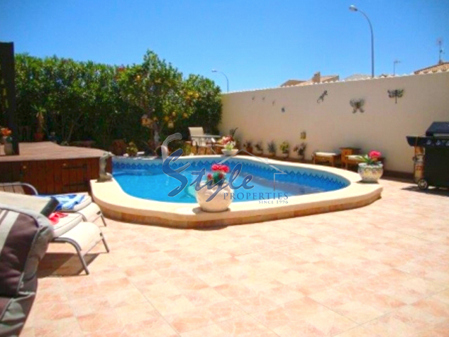 Resale - Villa - Playa Flamenca