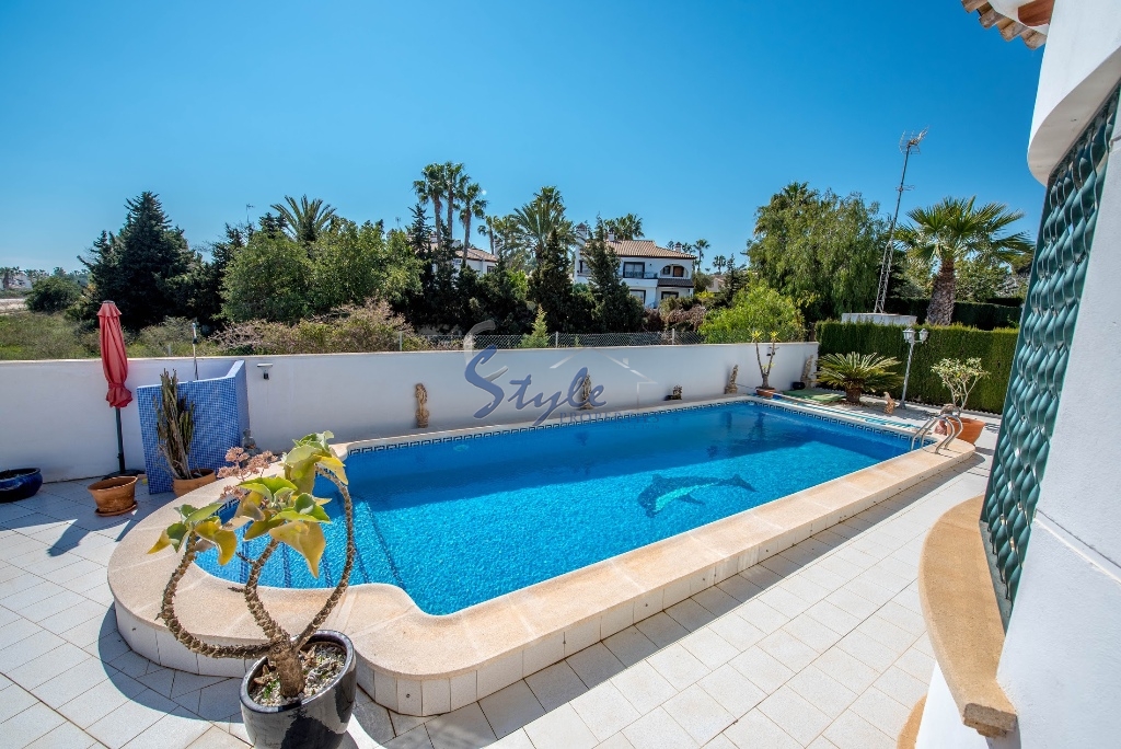 Resale - Villa - Villamartin