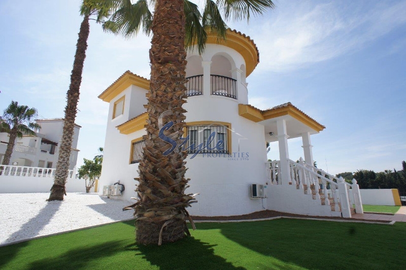 Resale - Villa - Villamartin