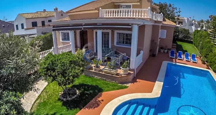 Resale - Luxury Villa - La Mata