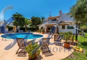 Resale - Villa - Cabo Roig