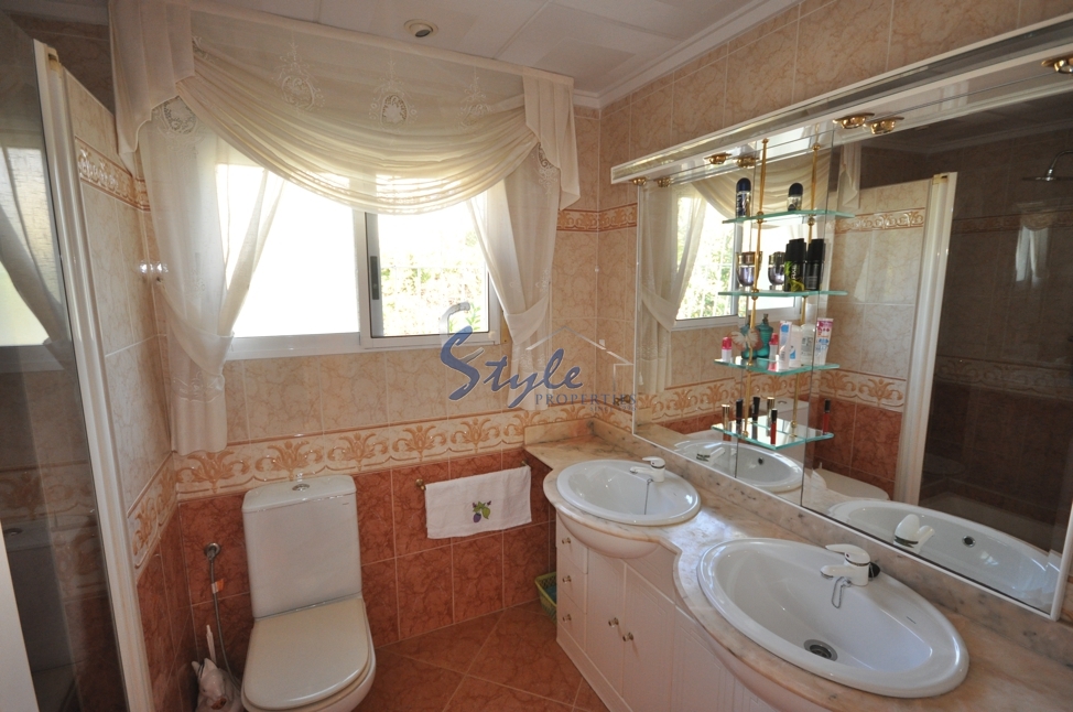 Resale - Villa - Torrevieja - San Luis