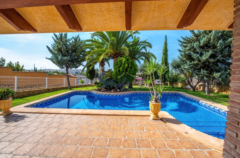 Resale - Villa - Los Balcones, Torrevieja - Los Balcones