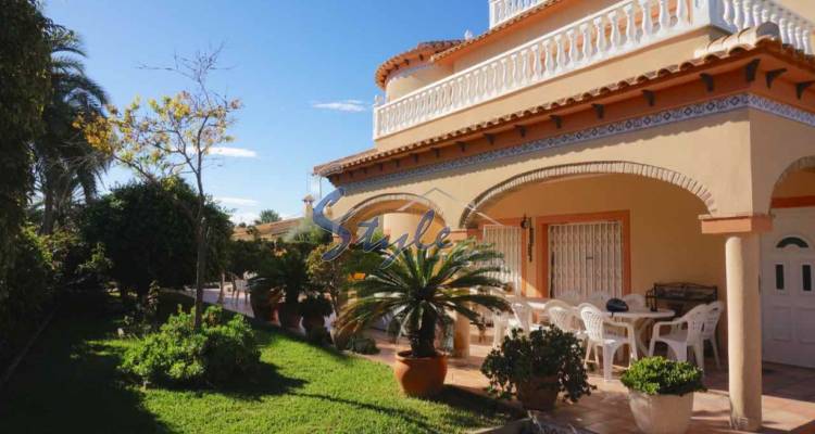 Resale - Villa - Cabo Roig