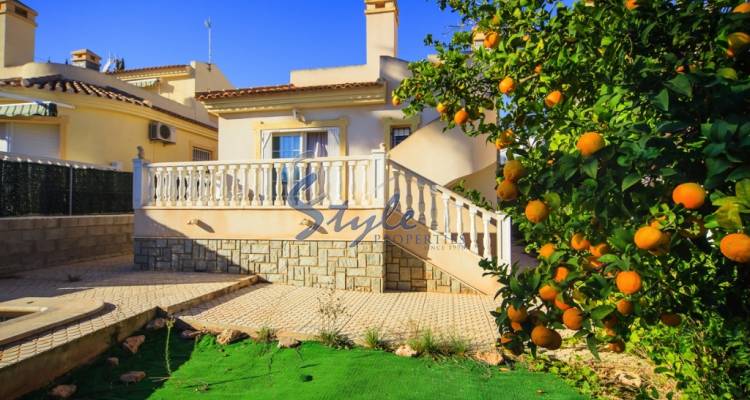 Resale - Villa - Cabo Roig