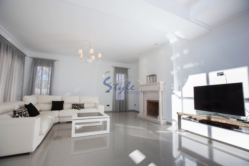 Resale - Luxury Villa - Cabo Roig