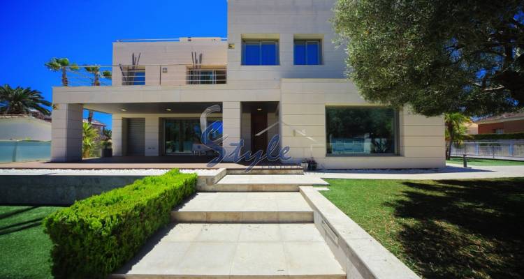 Resale - Villa - La Zenia