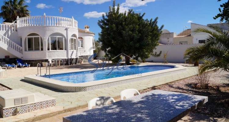 Resale - Villa - Torrevieja