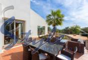 Resale - Villa - Las Colinas