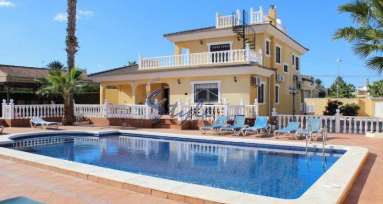 Resale - Villa - Los Balcones, Torrevieja - Los Balcones