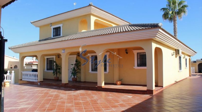 Resale - Villa - Los Balcones, Torrevieja - Los Balcones