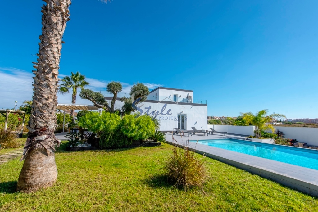 Resale - Villa - Torrevieja - Torreta