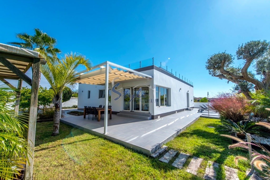 Resale - Villa - Torrevieja - Torreta