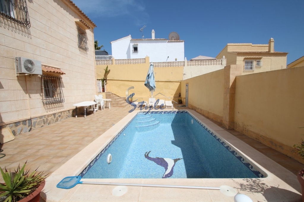 Resale - Villa - Villamartin