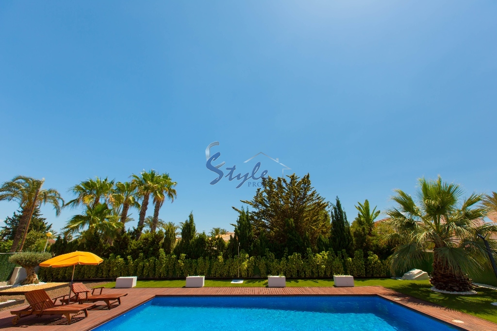 Short Term Rentals - Luxury Villa - Cabo Roig