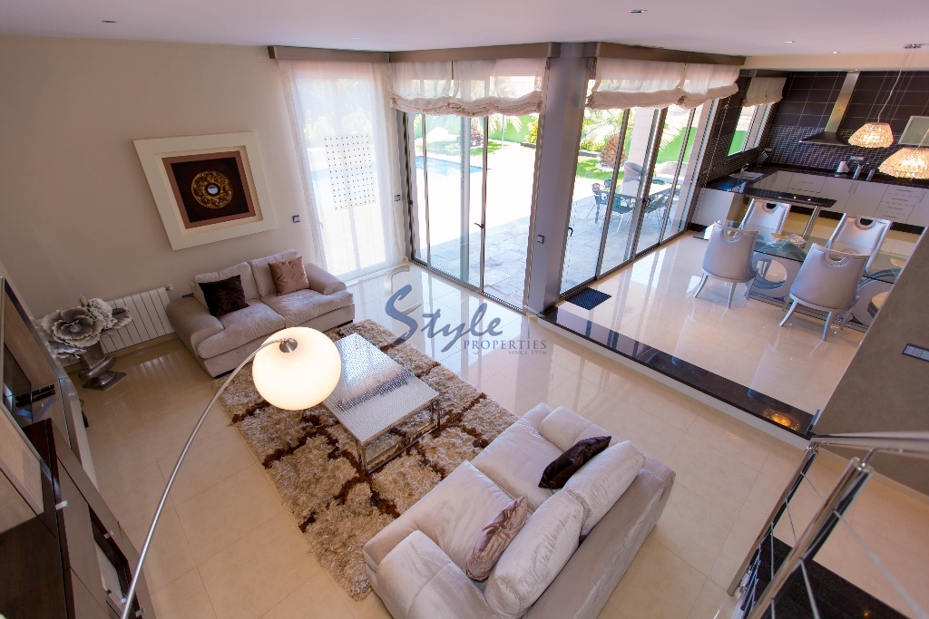 Short Term Rentals - Luxury Villa - Cabo Roig