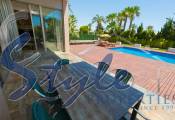 Resale - Villa - Cabo Roig