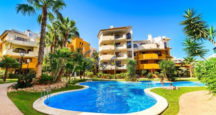 Acogedor ático de dos plantas en la urbanización de Panorama Park, Punta Prima, Costa Blanca