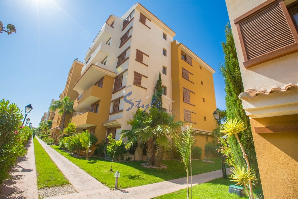 Apartments close to the sea with pool and garage in a gated urbanization Park Recoleta, Punta Prima, Orihuela Costa, Costa Blanca, Spain