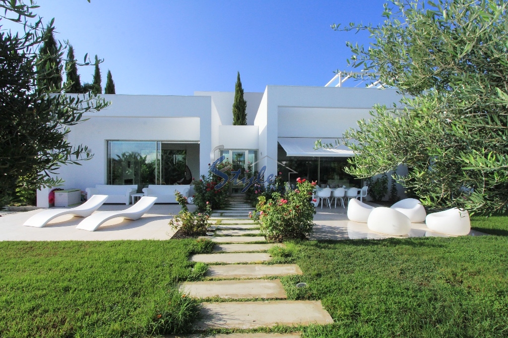 Resale - Luxury Villa - Las Colinas