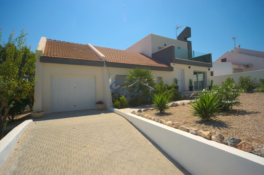 Resale - Villa - San Miguel De Salinas