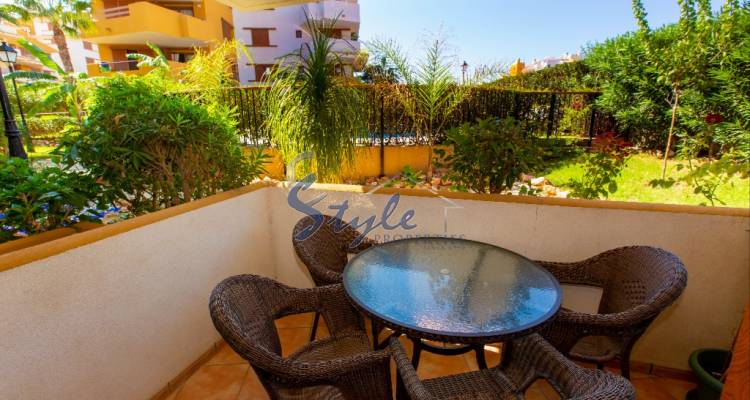 Apartments for sale by the sea in the gated complex of Parque Recoleta, Punta Prima, Orihuela Costa, Costa Blanca, Spain