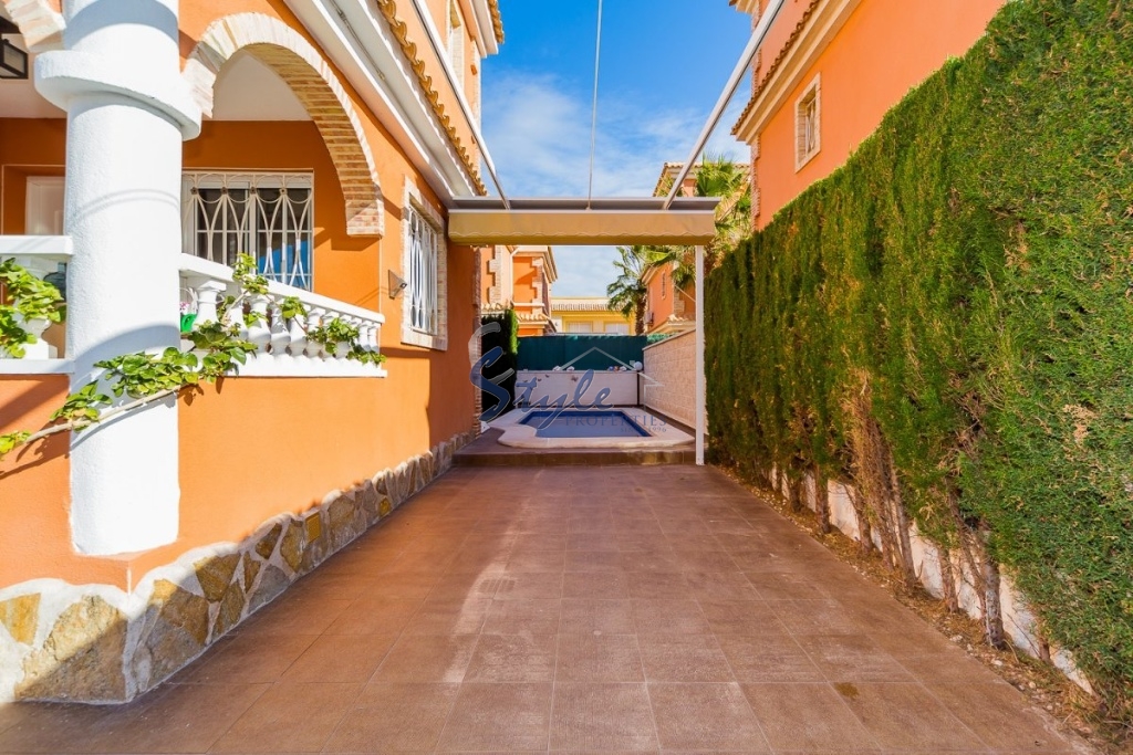 Resale - Villa - Playa Flamenca