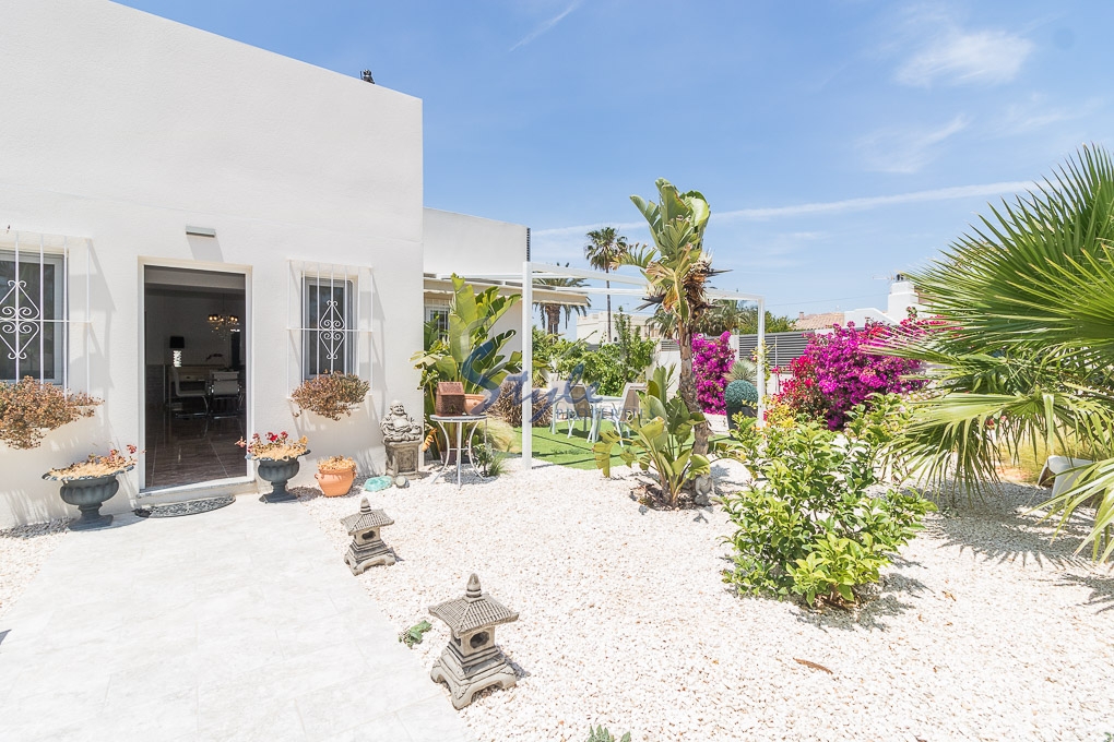 Resale - Villa - Torrevieja