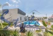 Resale - Villa - Torrevieja