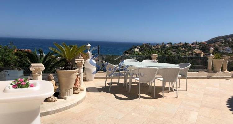 Villa en venta con vistas al mar en Calpe, Alicante, Costa Blanca, Spain