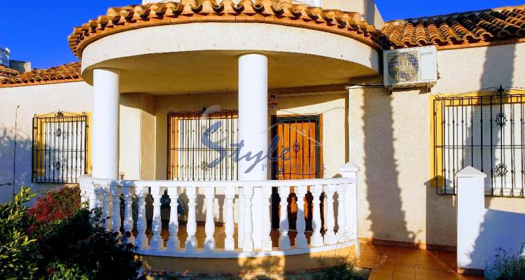 Resale - Villa - San Miguel De Salinas