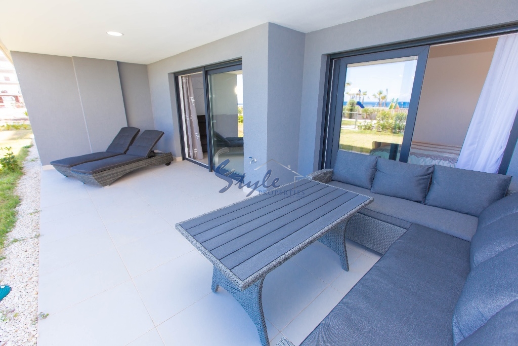 Apartment first line to sea for rent in Punta Prima, Costa Blanca, Spain