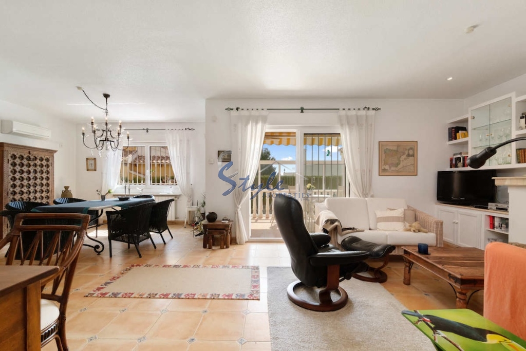 Resale - Villa - Villamartin