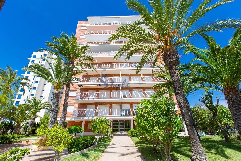 Apartments just 100 m from the sea in the urbanization of La Veleta, Costa Blanca, Spain