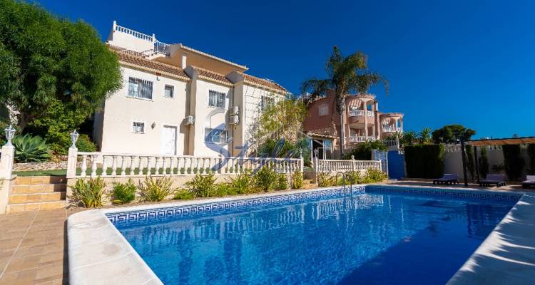 En venta villa con vistas en Los Balcones, Orihuela Costa, Costa Blanca