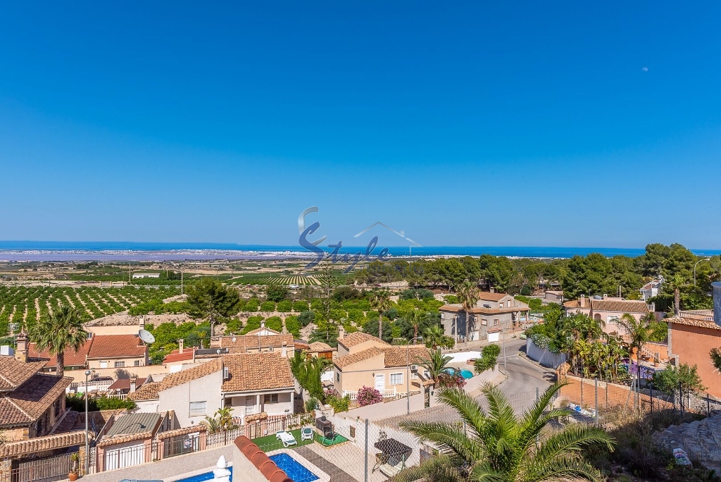 Resale - Villa - San Miguel De Salinas