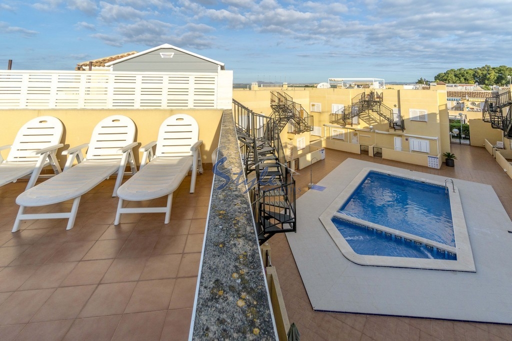 Venta de Bungalow, amplio solárium, La Mata – Costa Blanca