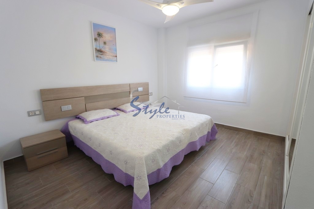 Bungalow planta baja con orientación al sur en Residencial Miraflores de Urb. Los Altos, Torrevieja