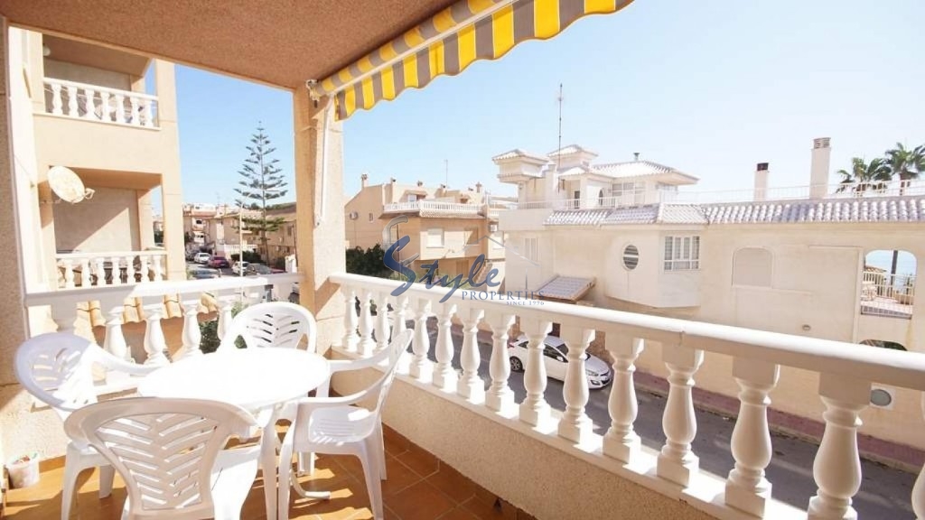 Агентство Estyle предлагает на продажу двуспальную квартиру с видом на море в Кабо Сервера, Кала дель Моро – Торревьеха Пляж
