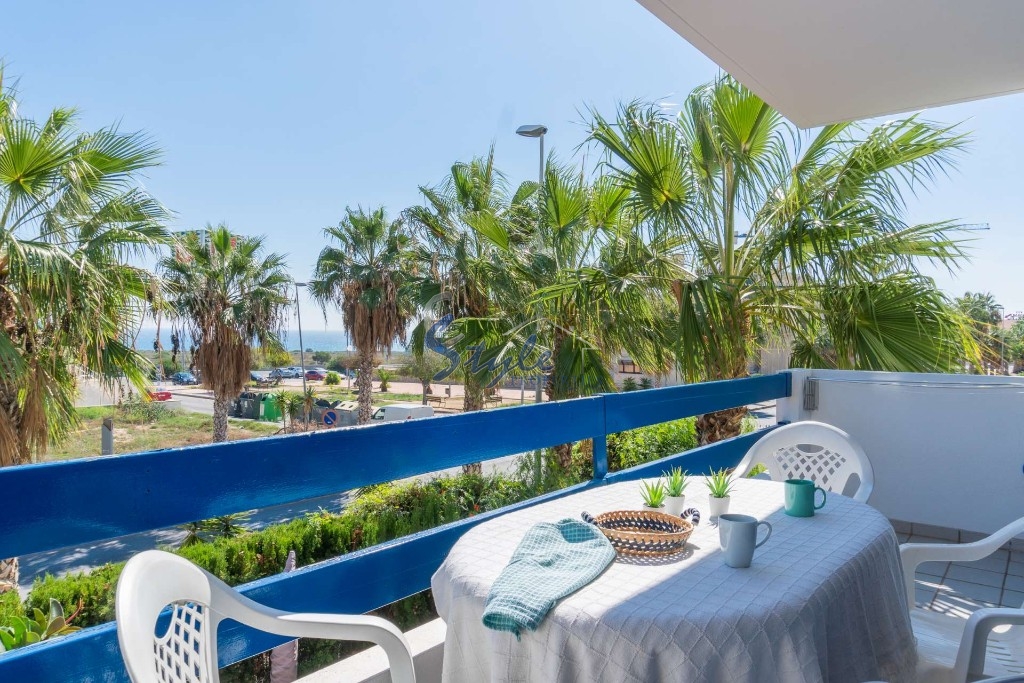 apartamento en venta con vistas al mar en urb. Las Terrazas, Playa Flamenca