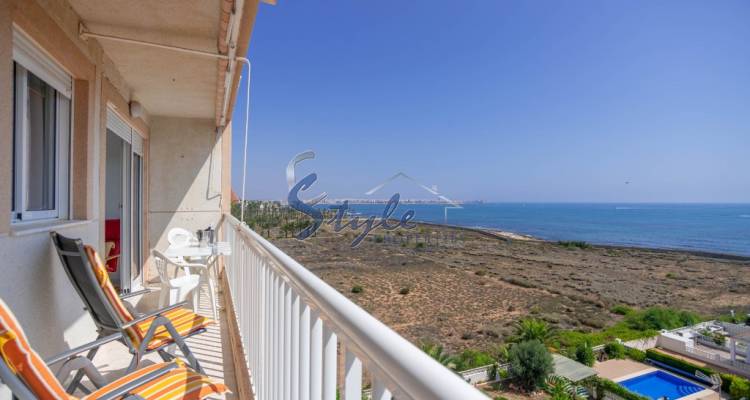 Apartamento en venta con vistas al mar en Punta Prima, Orihuela Costa