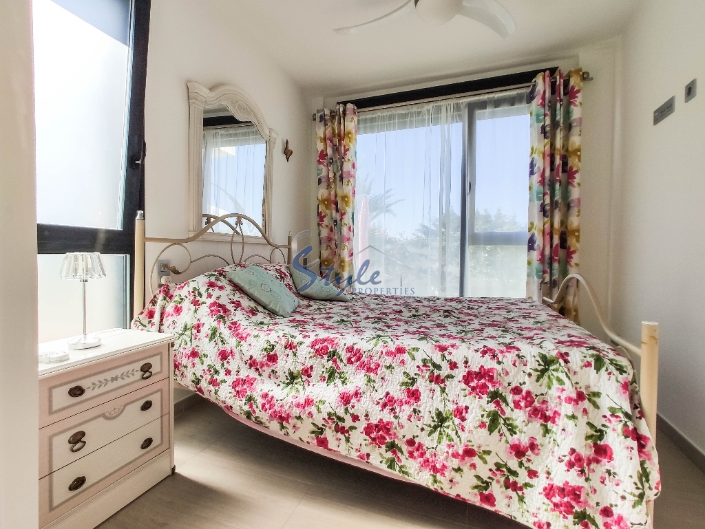 3 bedroom Ground floor bungalow for sale in Punta Prima close to the sea , Alicante, Costa Blanca, Spain