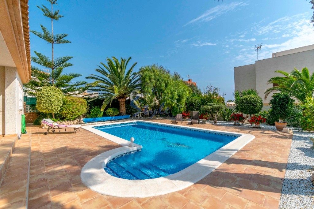 Resale - Villa - La Mata - Molino Blanco