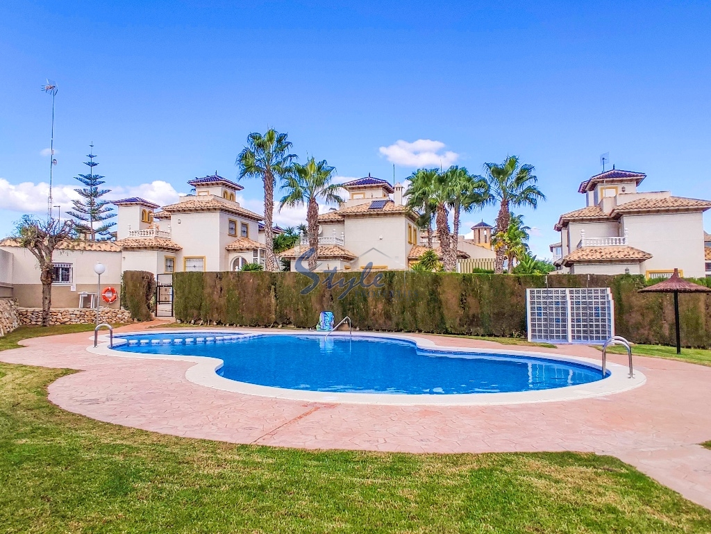 Resale - Villa - Cabo Roig