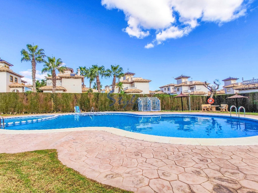 Villa for sale close to beach in Cabo Roig, Alicante, Costa Blanca, Spain